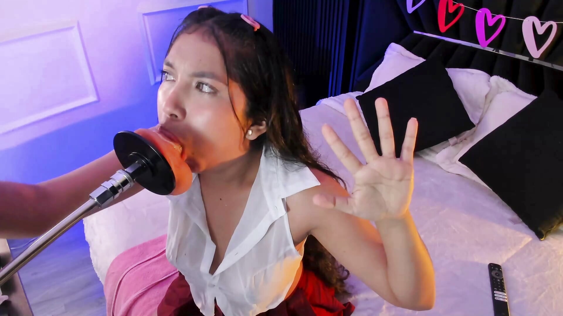 Holding it in my throat regressive content - video av Amberashford cam model