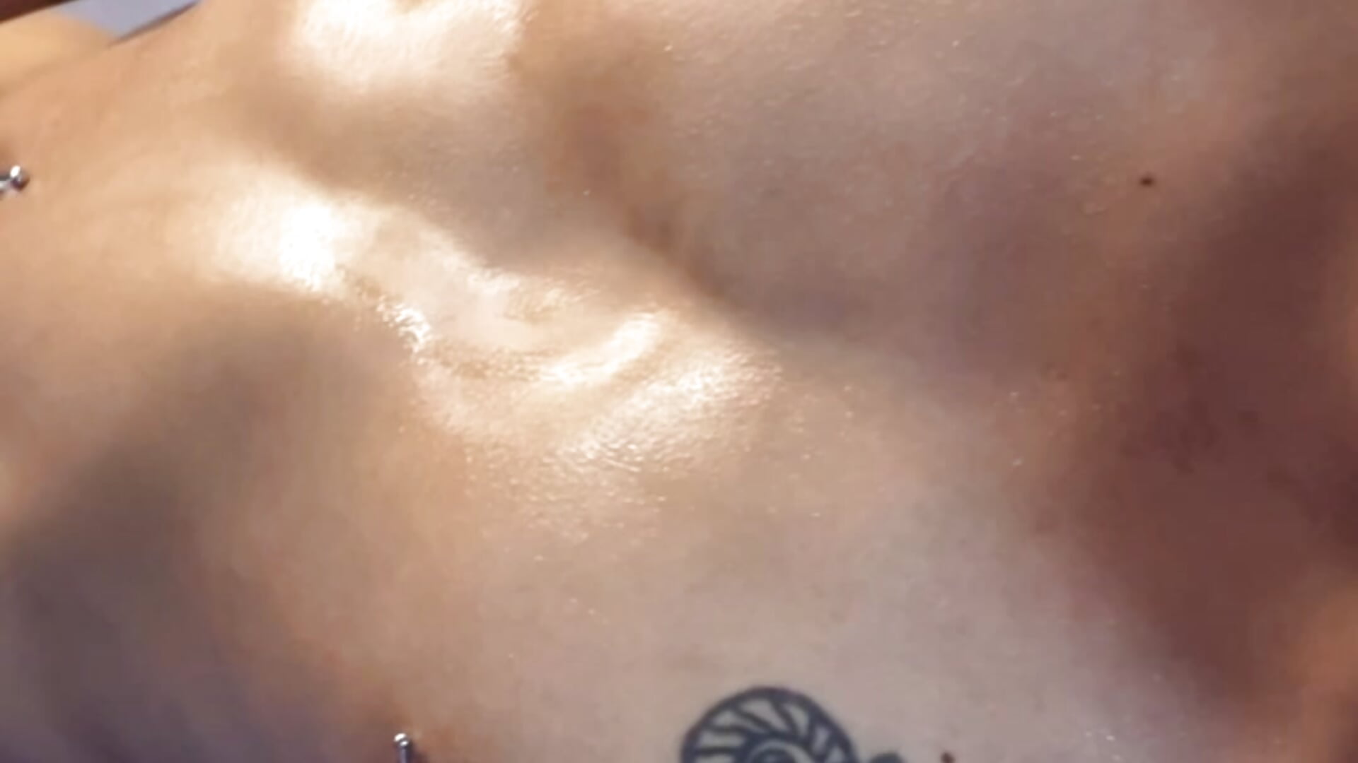 Oil – видео вебкам-модели bellamy_094