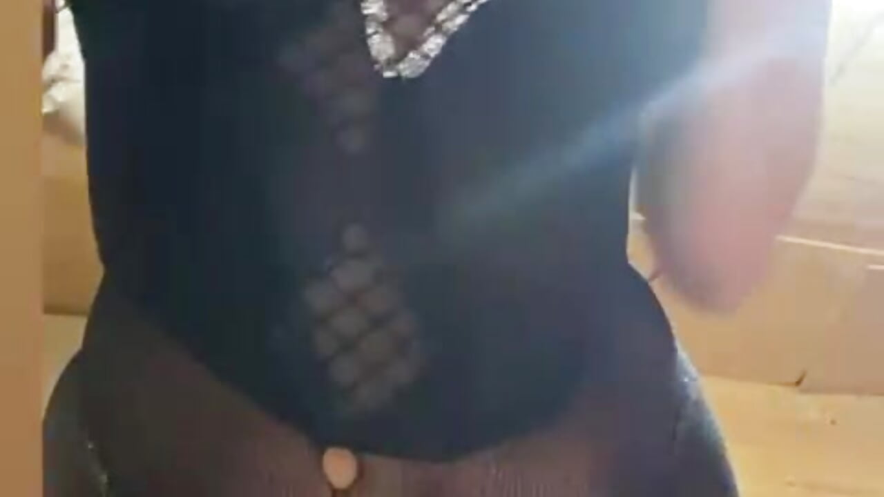 Welcome 👿 - video by kiittyselenita cam model