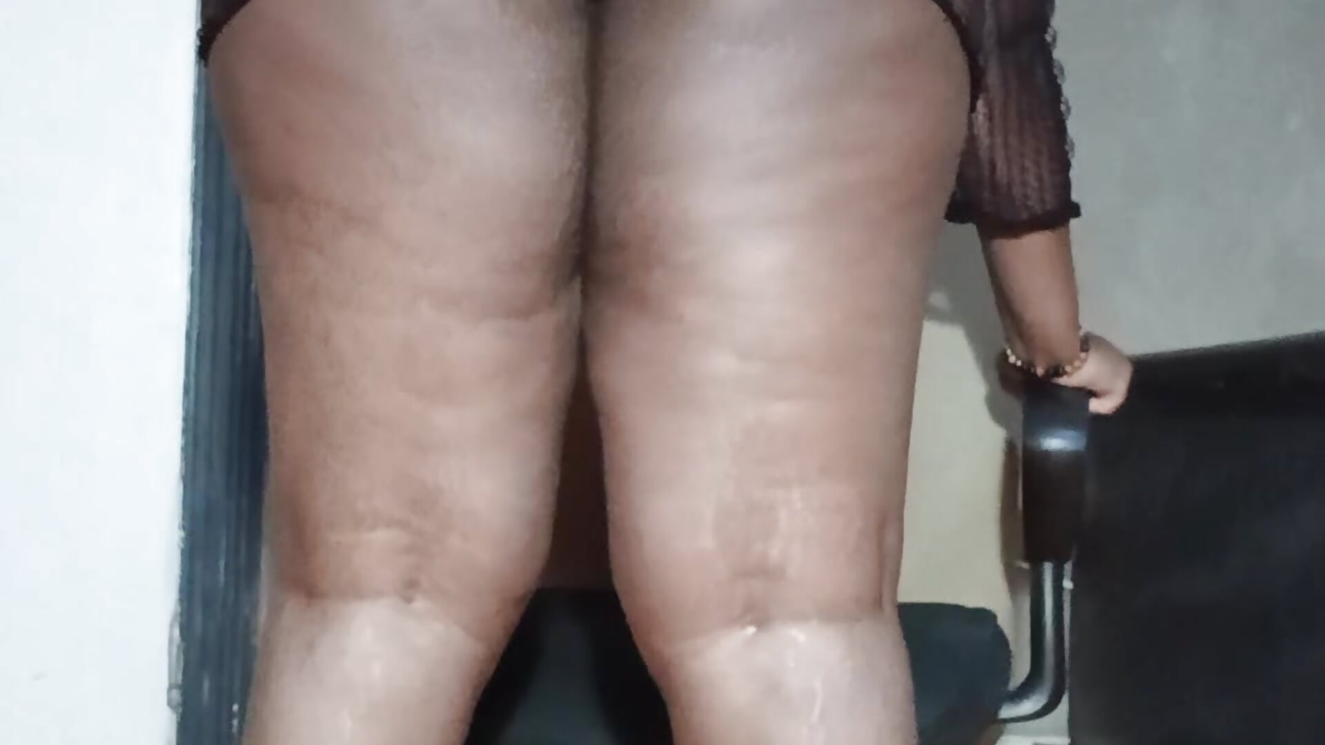 Give me some credits daddy 🤣🤣🤣 – video modela na kameri khetyvile