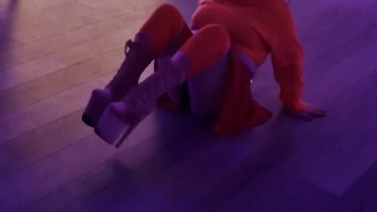 Pole dancing