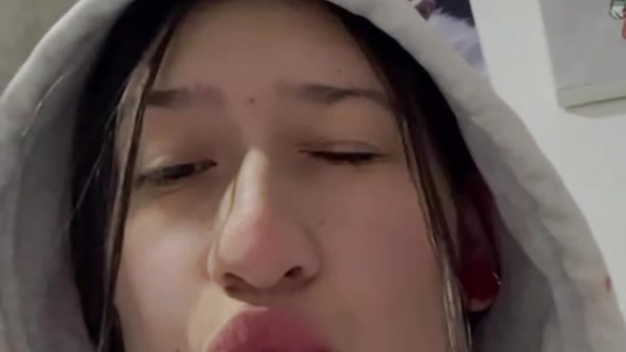 kiss <3 - video by venusmorgan cam model