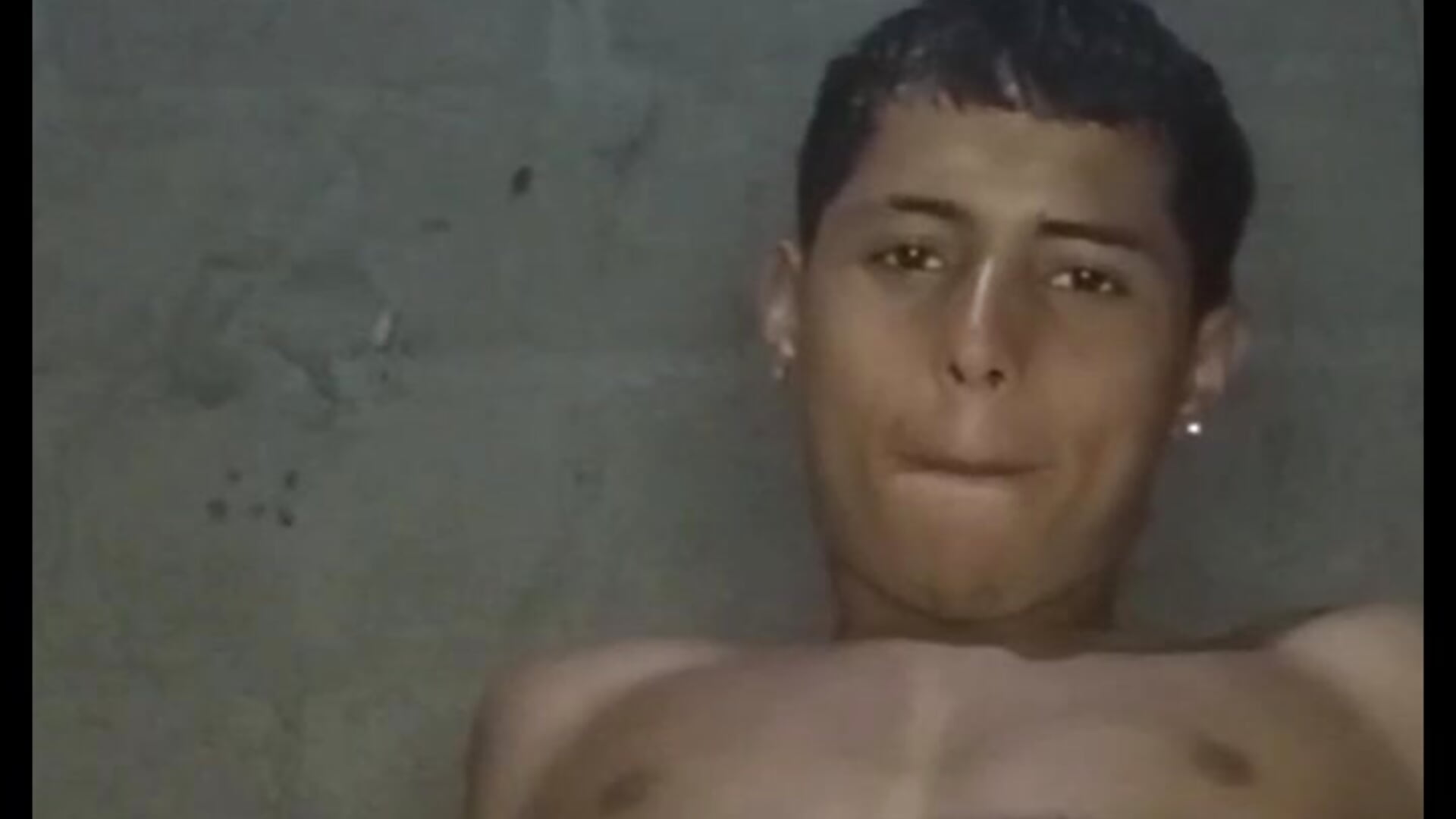 Lleguen perras - video by Lil_condor_bby1 cam model