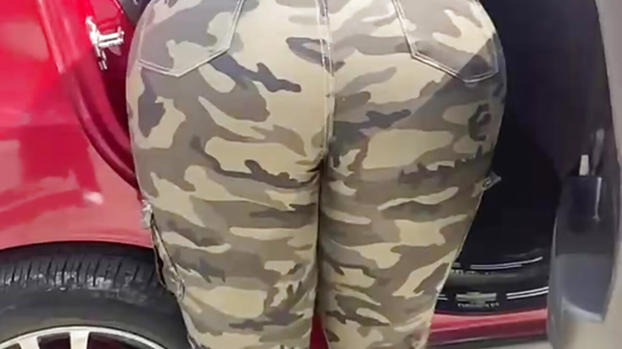 You spank me 🍑The two in the back of the car what mischief🔥🍑🙈 - video by Elie-3 cam model