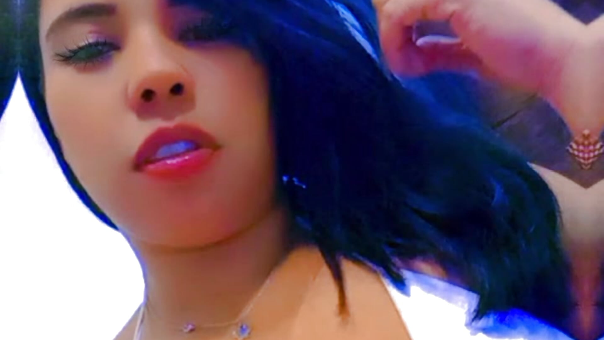 1000716365 - video by JujuSantos015 cam model