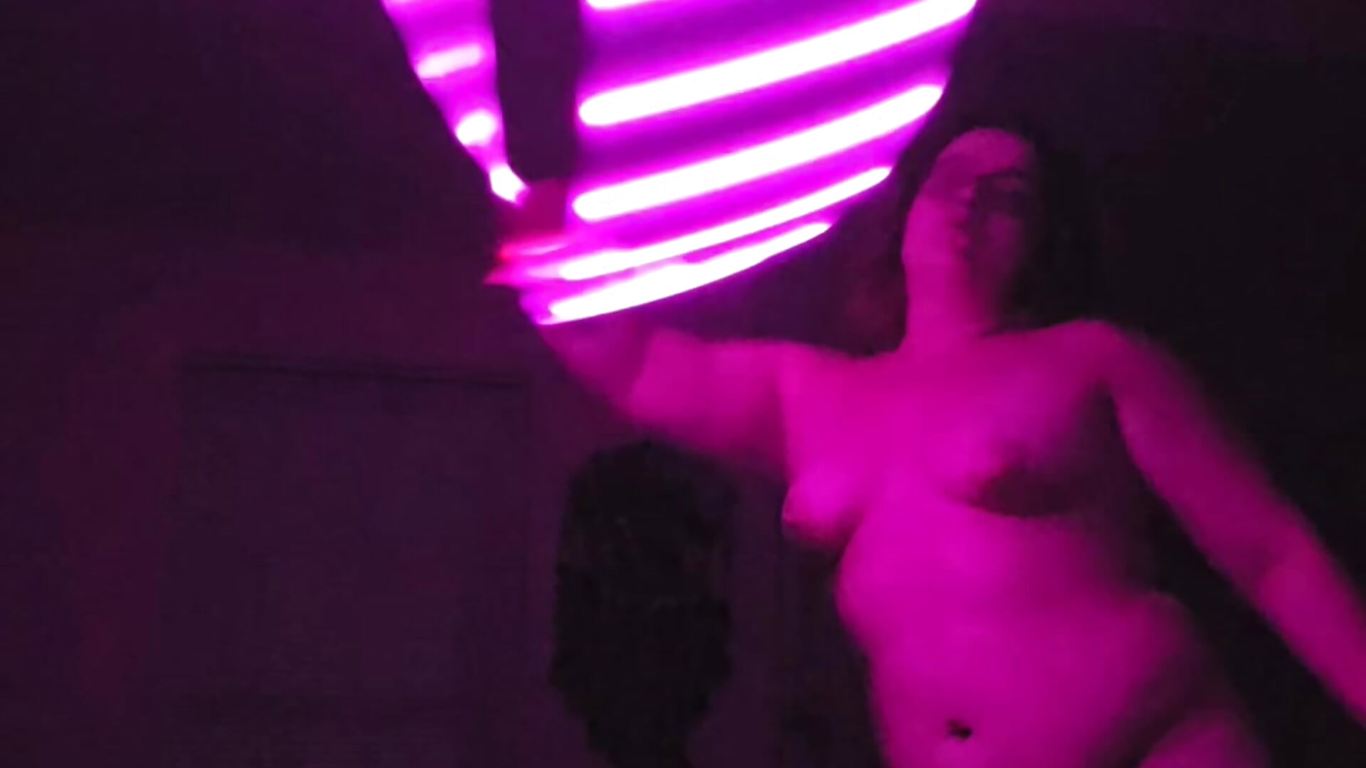 1/1 love is a bitch 2 - video by nuttiebuddy1 cam model