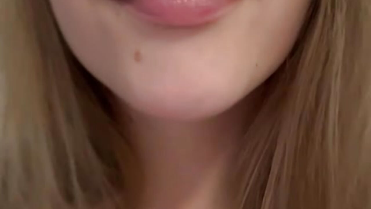 video_2025-05-22_15-28-21 - vídeo de Anna_Chelsea modelo de câmara