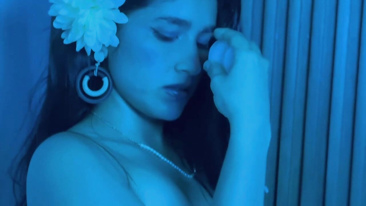 Let the cold wraps you and desire consumes you - video by Lia_Mar_ cam model