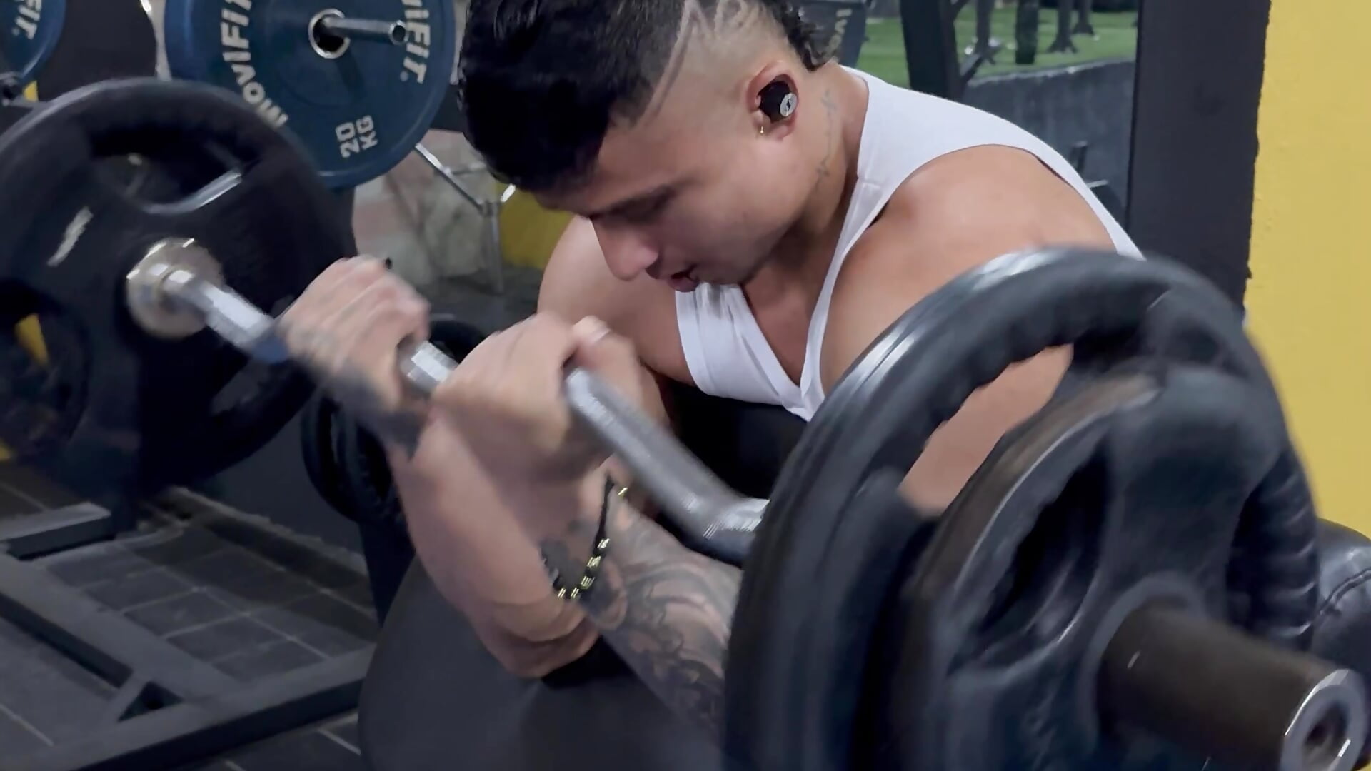My biceps - video by ThiagoBlaze cam model