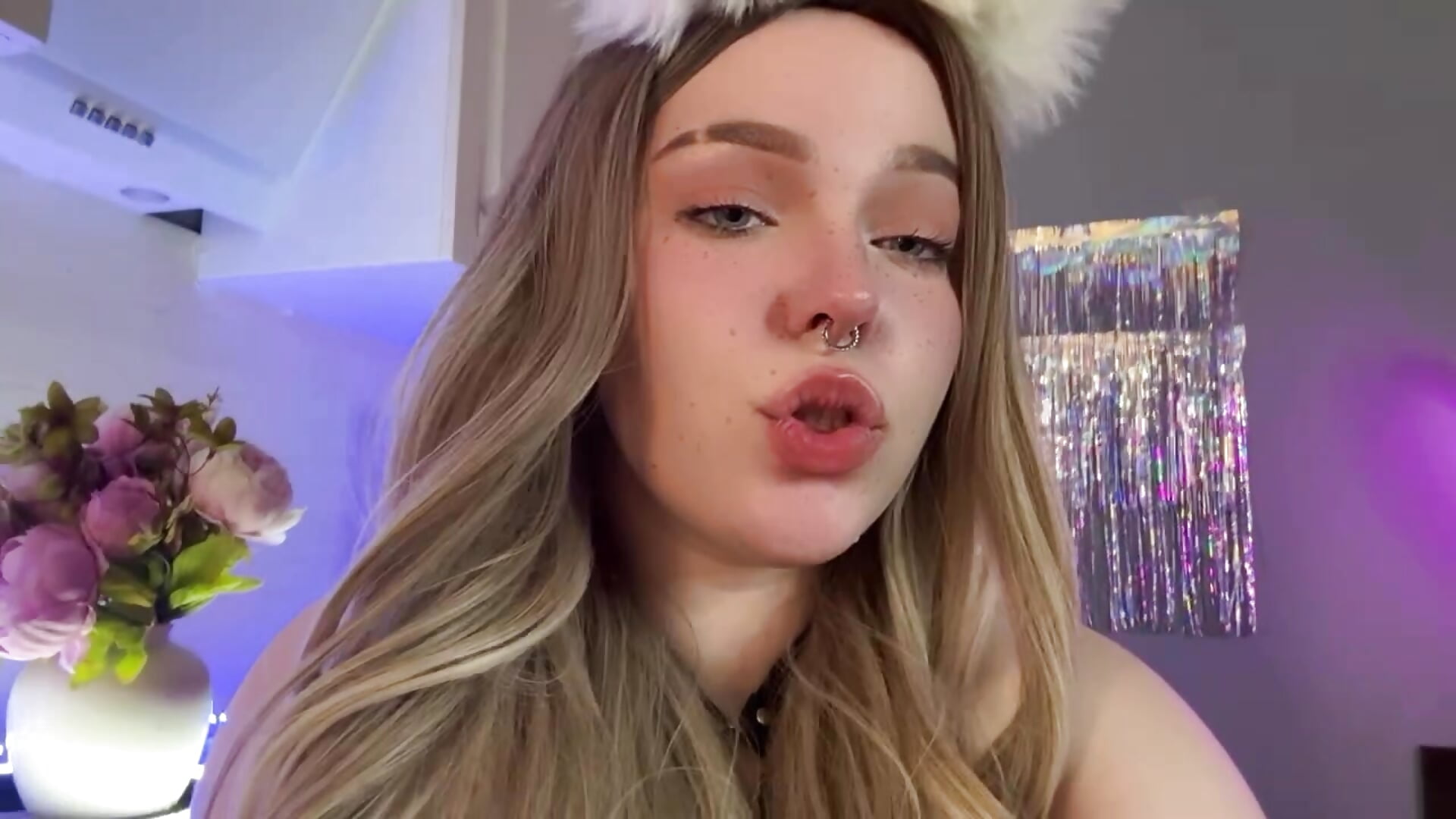 7262602773990315135 - video by Monna_Krrristal cam model