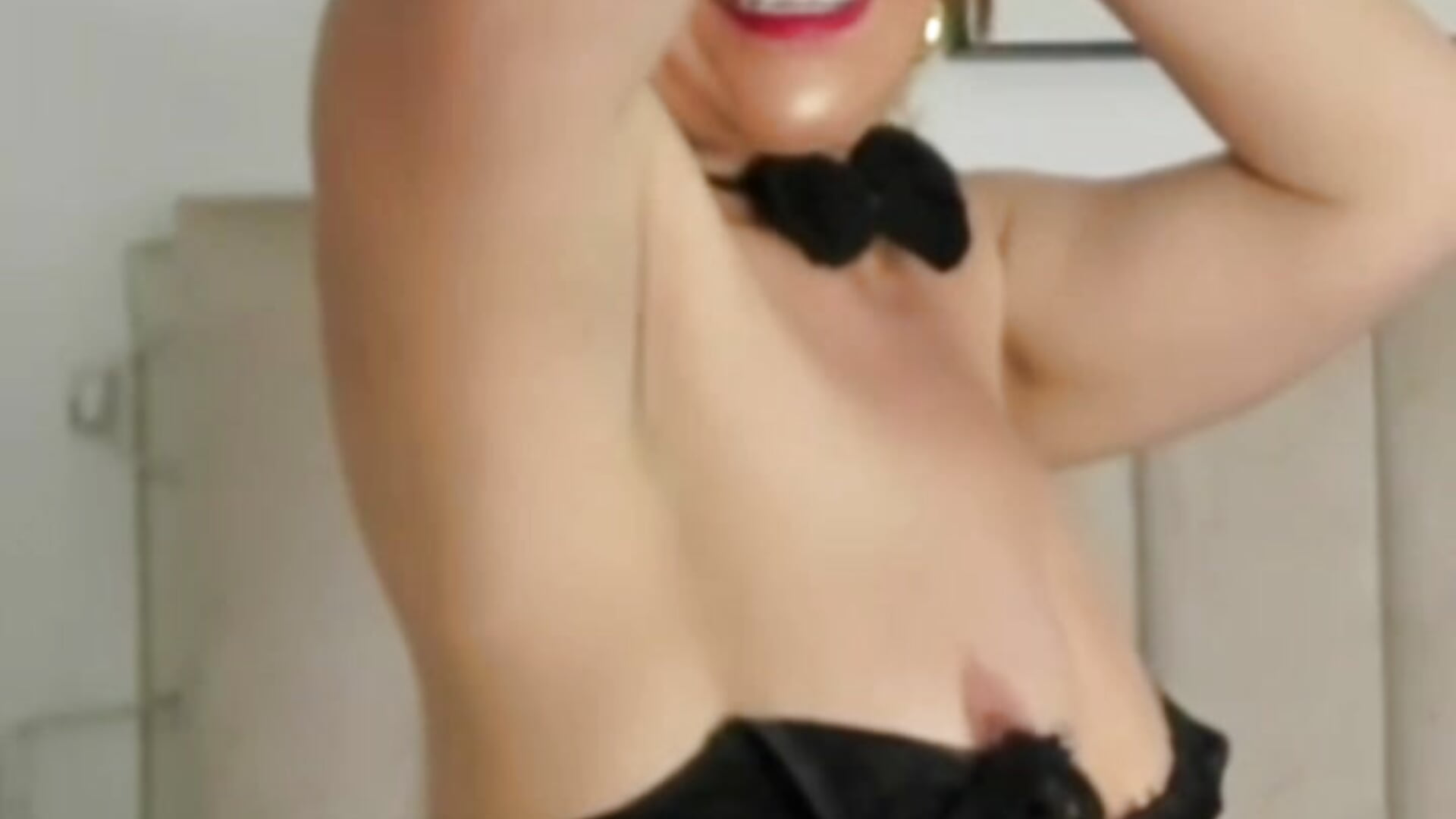 Your playboy bunny 🐰 She's waiting for you to give you a few sit-downs on that big cock 🍆.– Clhoe_Johnson kameramodell videója