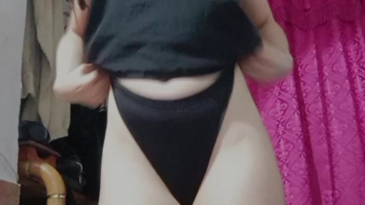 Tease muy body 🖤 - video by Alice_Dickinssonn cam model