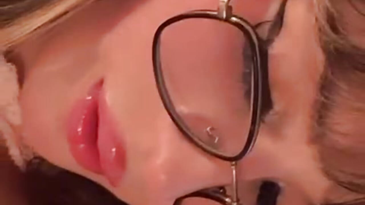 Bonn_Glow 님 - 트렌드 중인 캠모델 비디오  5328개