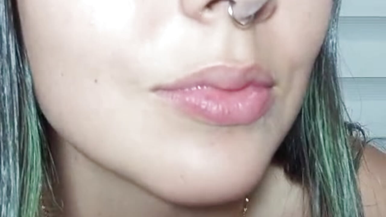 piercing - vidéo du modèle de showcams Skarlet_04