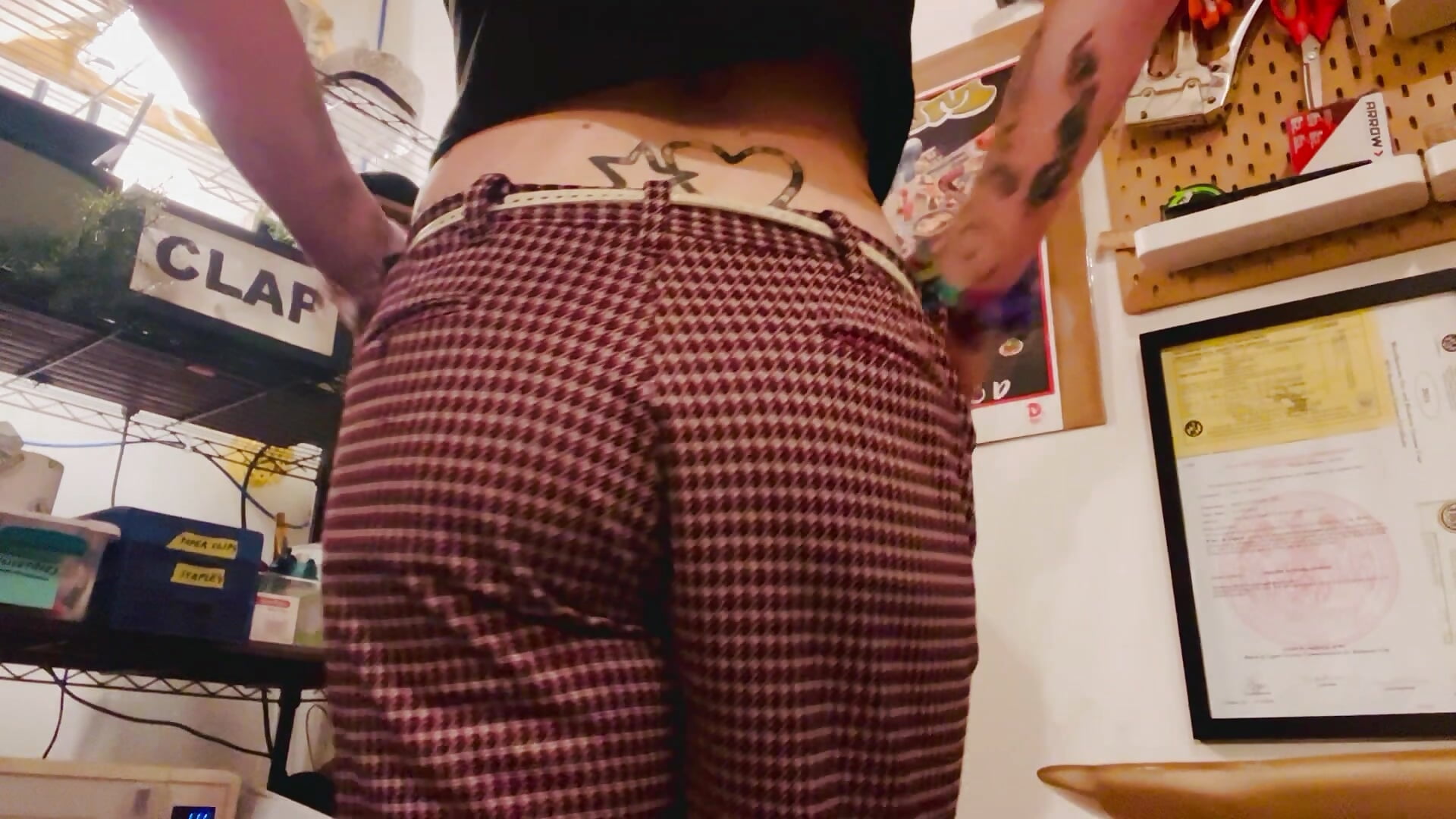 Watch me strip before we chat 🥰 – video af daisyglazedontgo cam-model