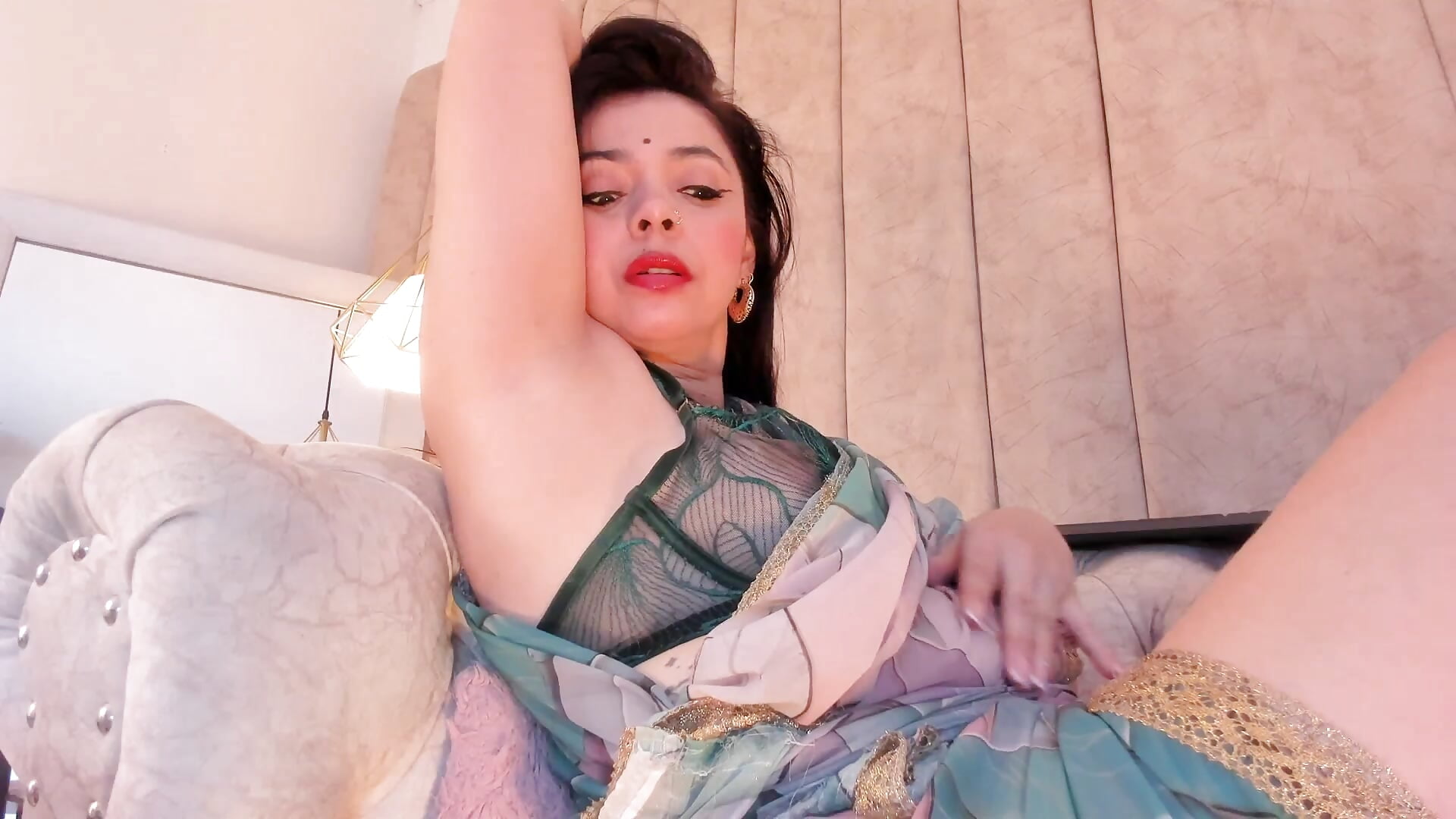 Lick armpint - video av Anantaa_ cam-modell
