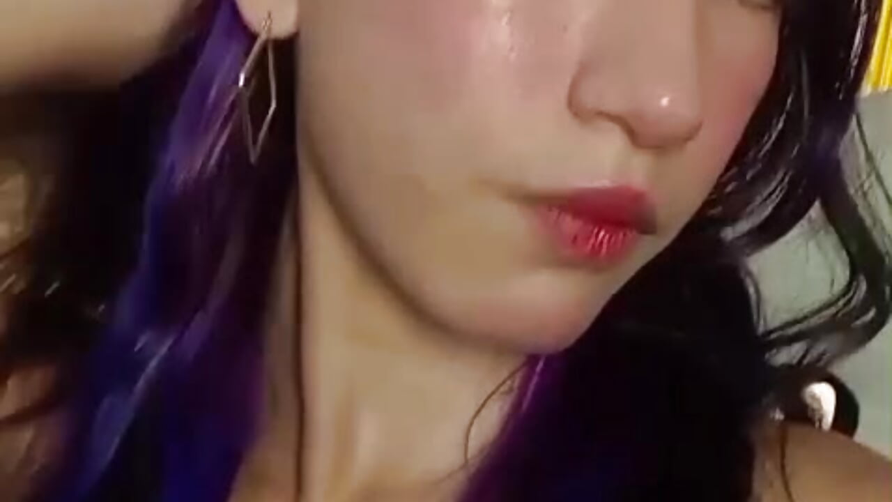 kiss and wink for you my love 😜 - video by LilyThea cam model