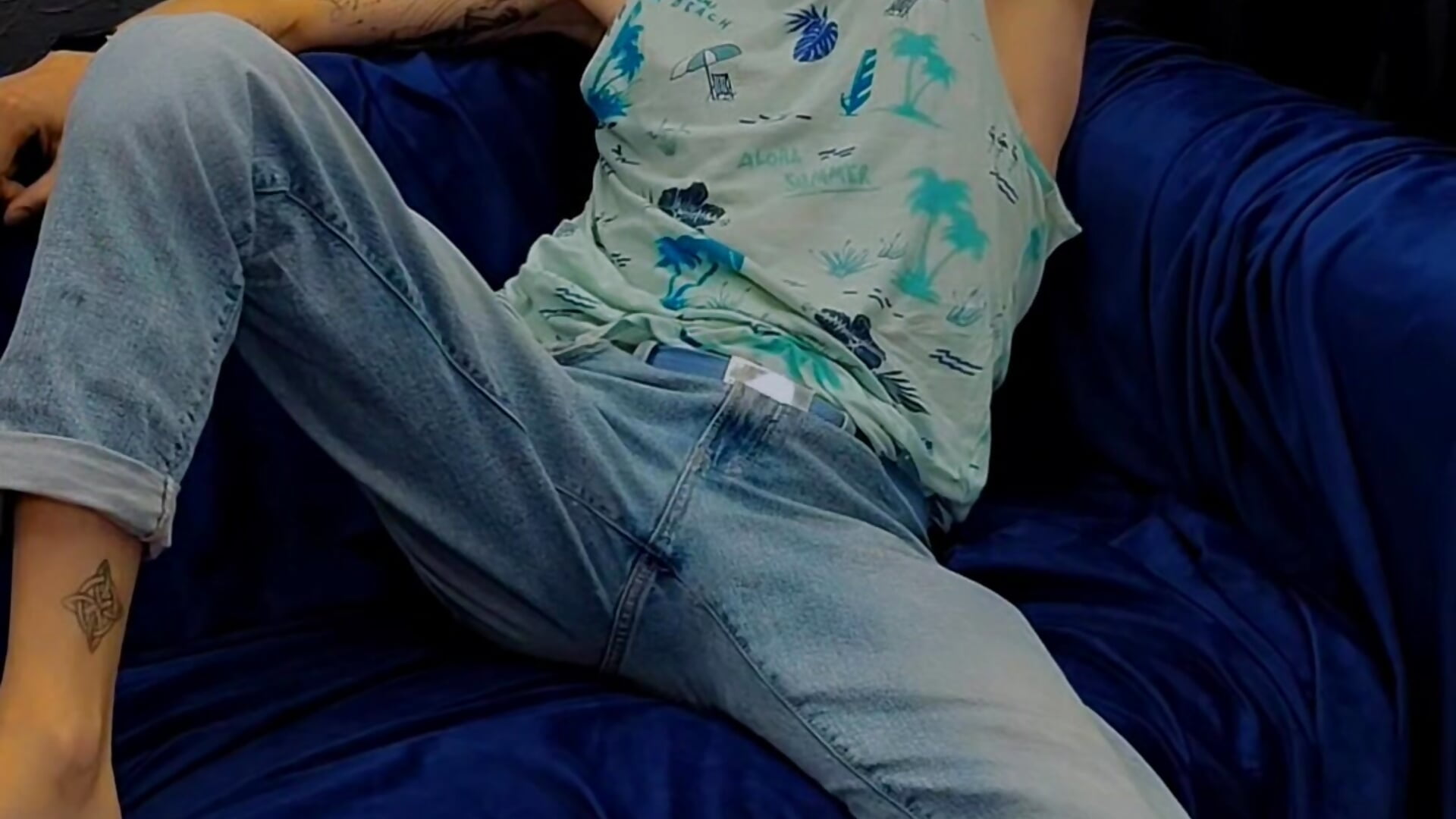 Me so hot Teasing You - video by InkedJames cam model