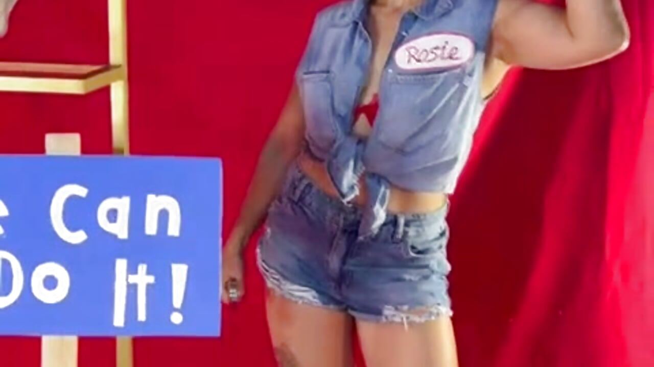 Happy Halloween🎃 - video by bellarivera_ cam model