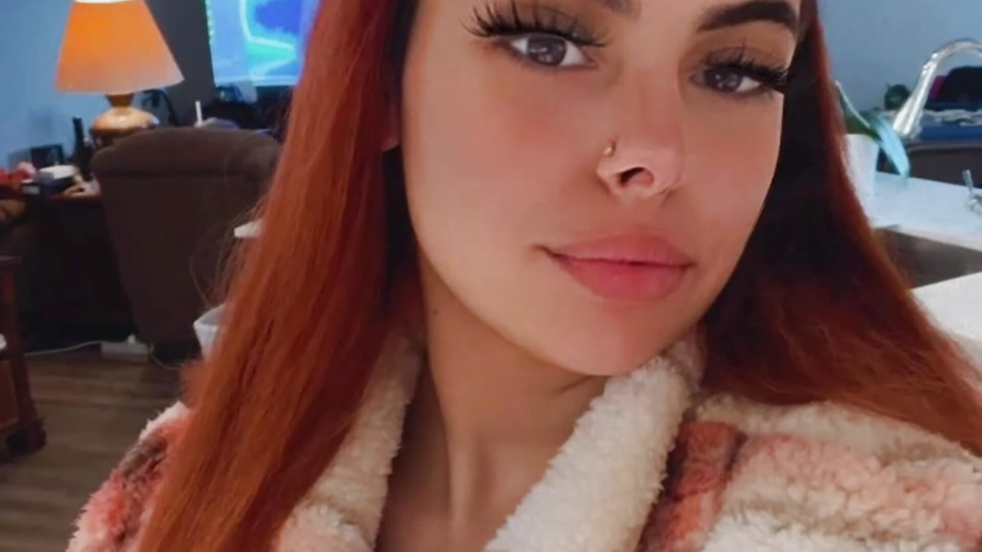 7f621b41e51e452b9233d064efa4e163 - vídeo de Zeeskiii modelo de câmara