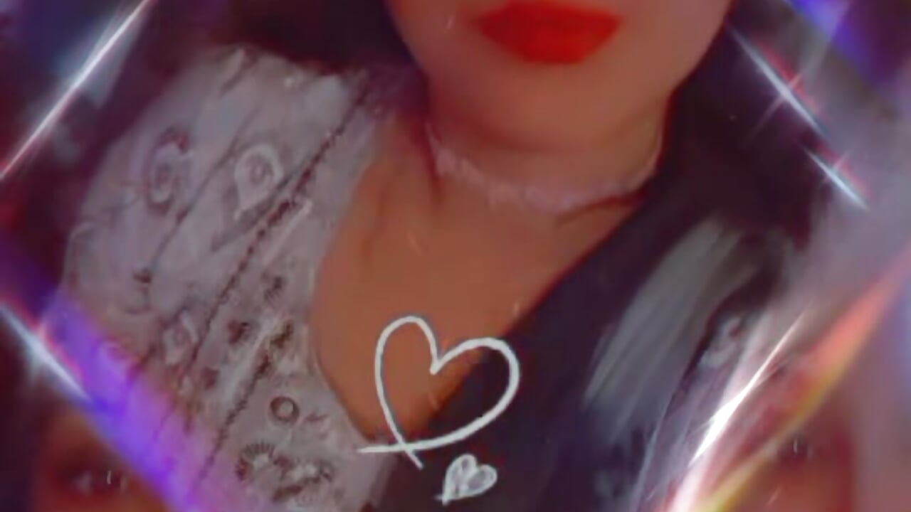 #Kissy  😗 💋 Kissy... - cute_indianxo主播的视频