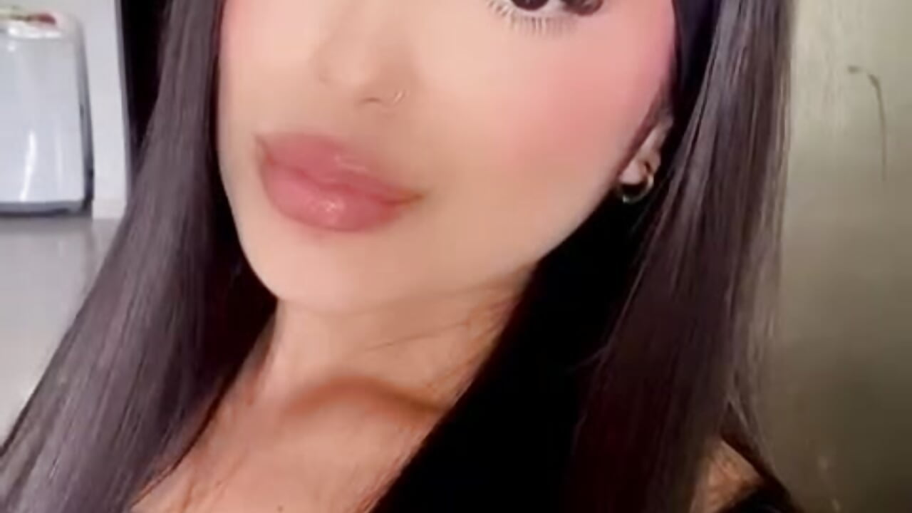 🖤 - video di EmiilyEvans_ modella di cam