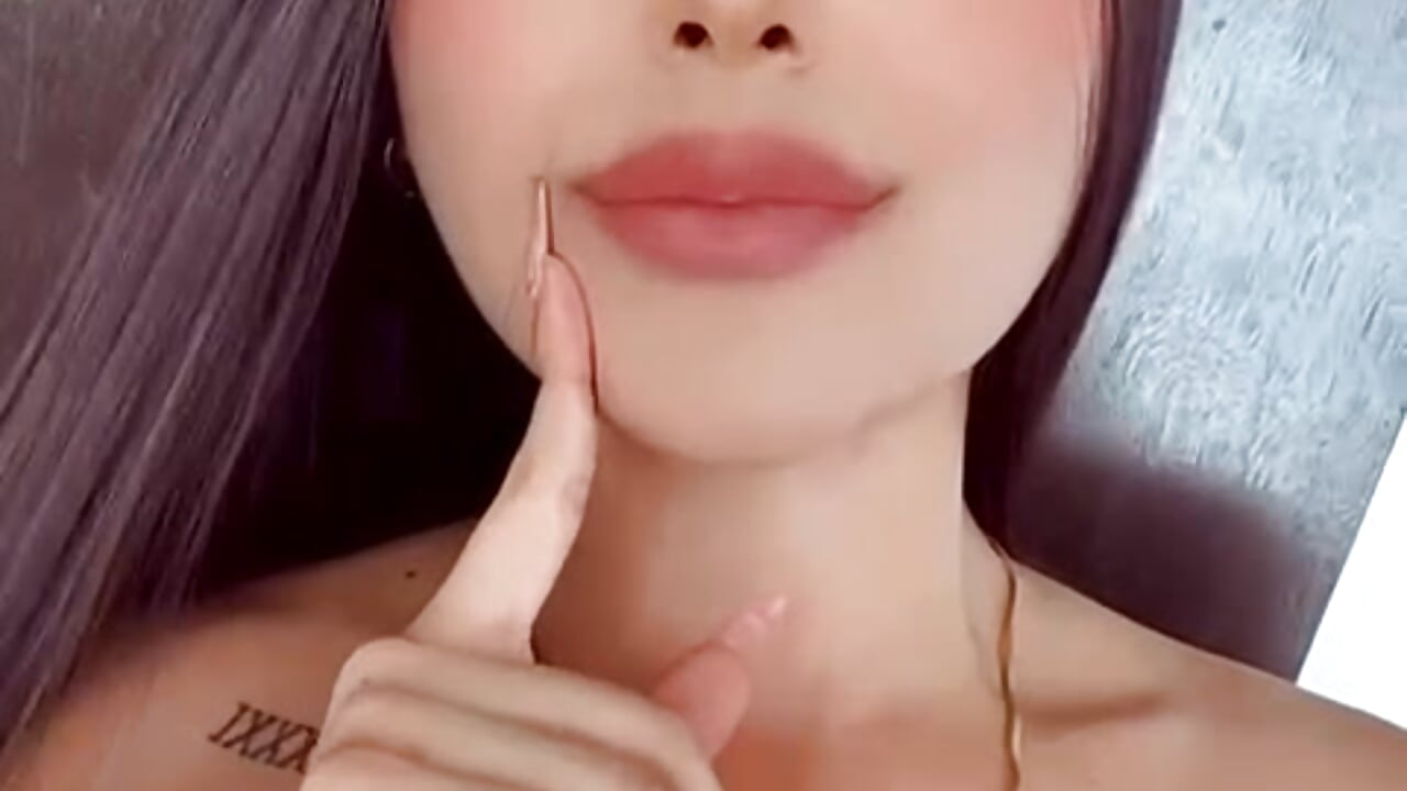 💞 - video di EmiilyEvans_ modella di cam