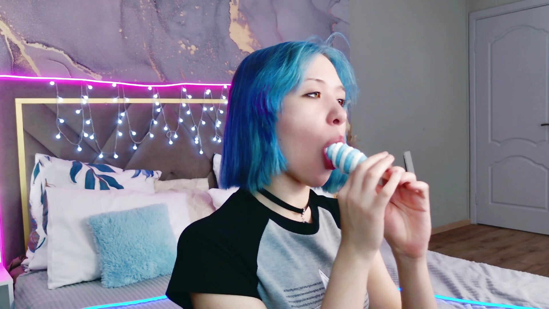 Yummy💜💜💜 - Vídeo de Ketrin_Jones, modelo de vídeos