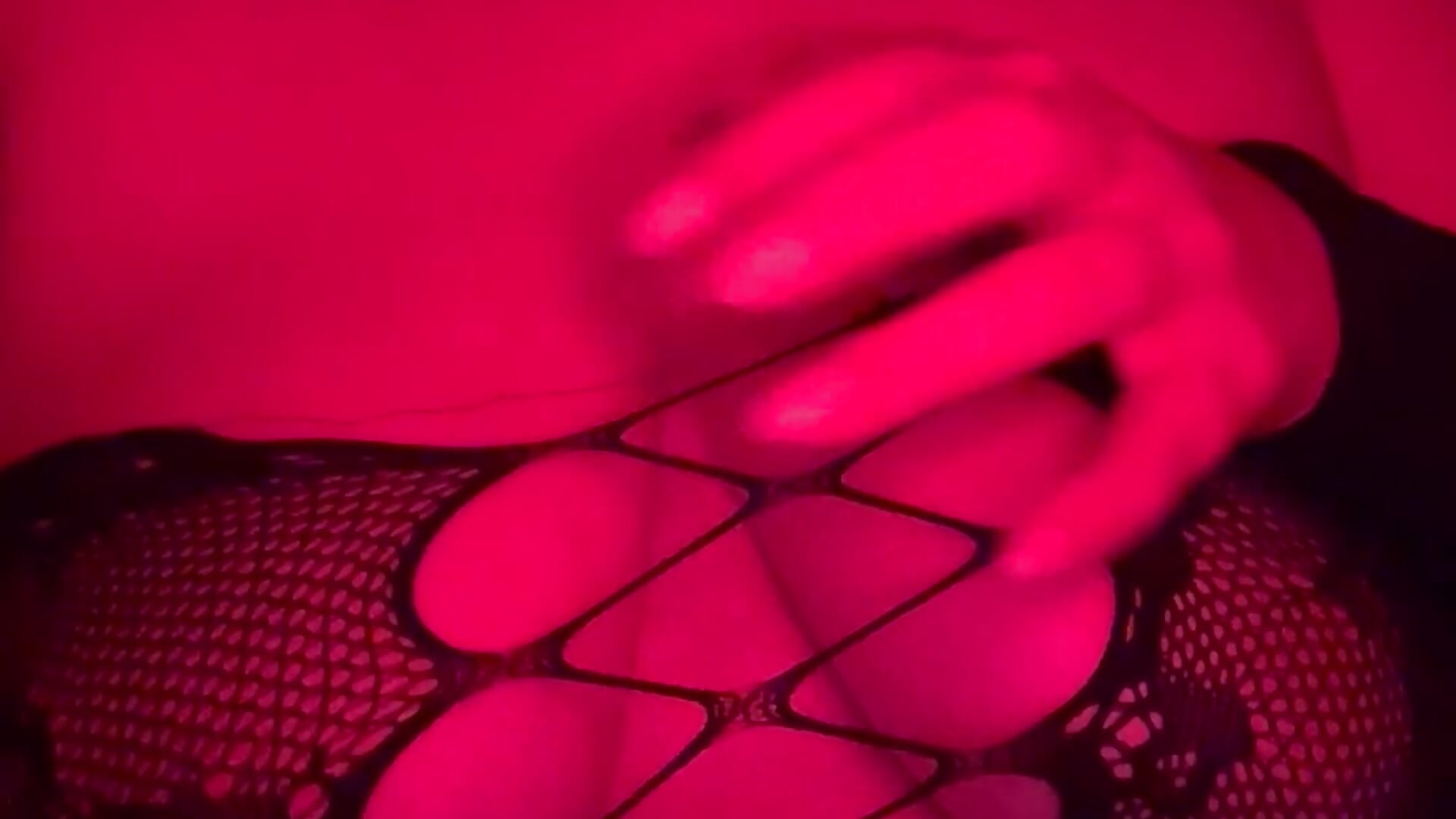 In my red room - video by scorpiomoonbaby cam model