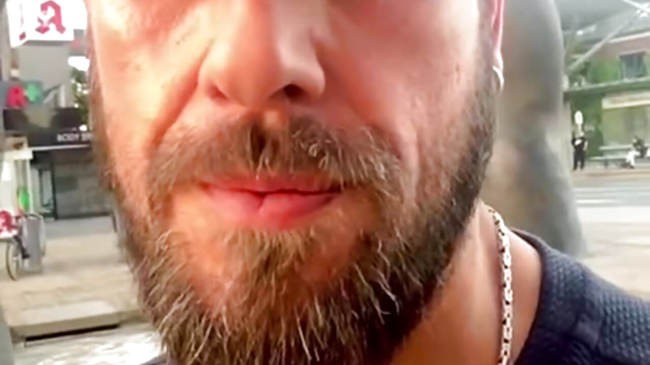 Auf Slowy - clip cu Guyst049 model videochat