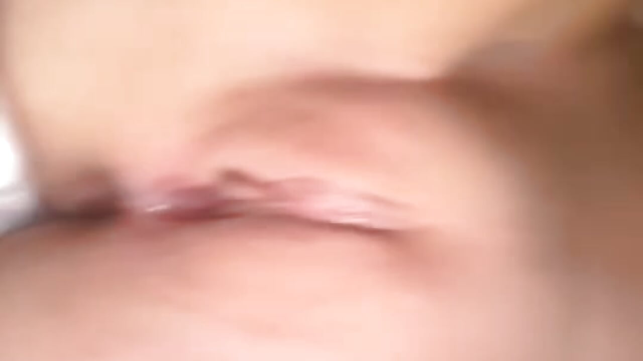 Cum dripping out of Rosie - video by rosie_jamie28 cam model