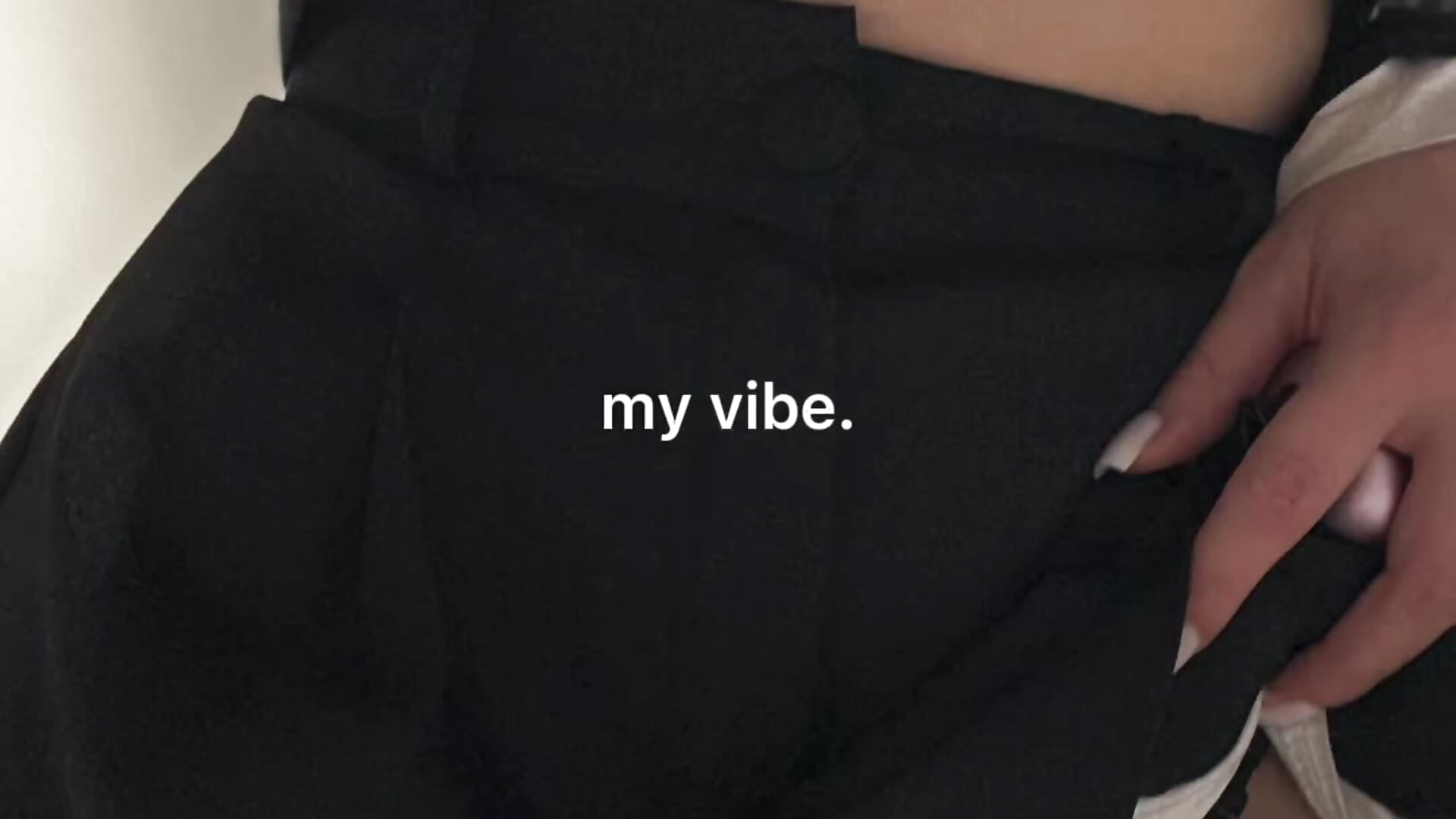 Custom video for you? Say me in pm your wishes - video by AriWild cam model