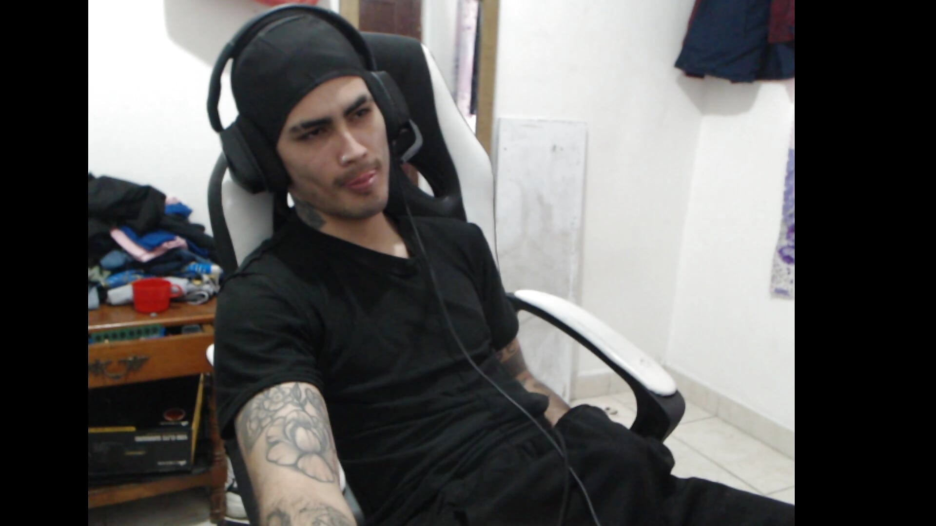 come to masturbate with me – video od webkamerové modelky acostawi