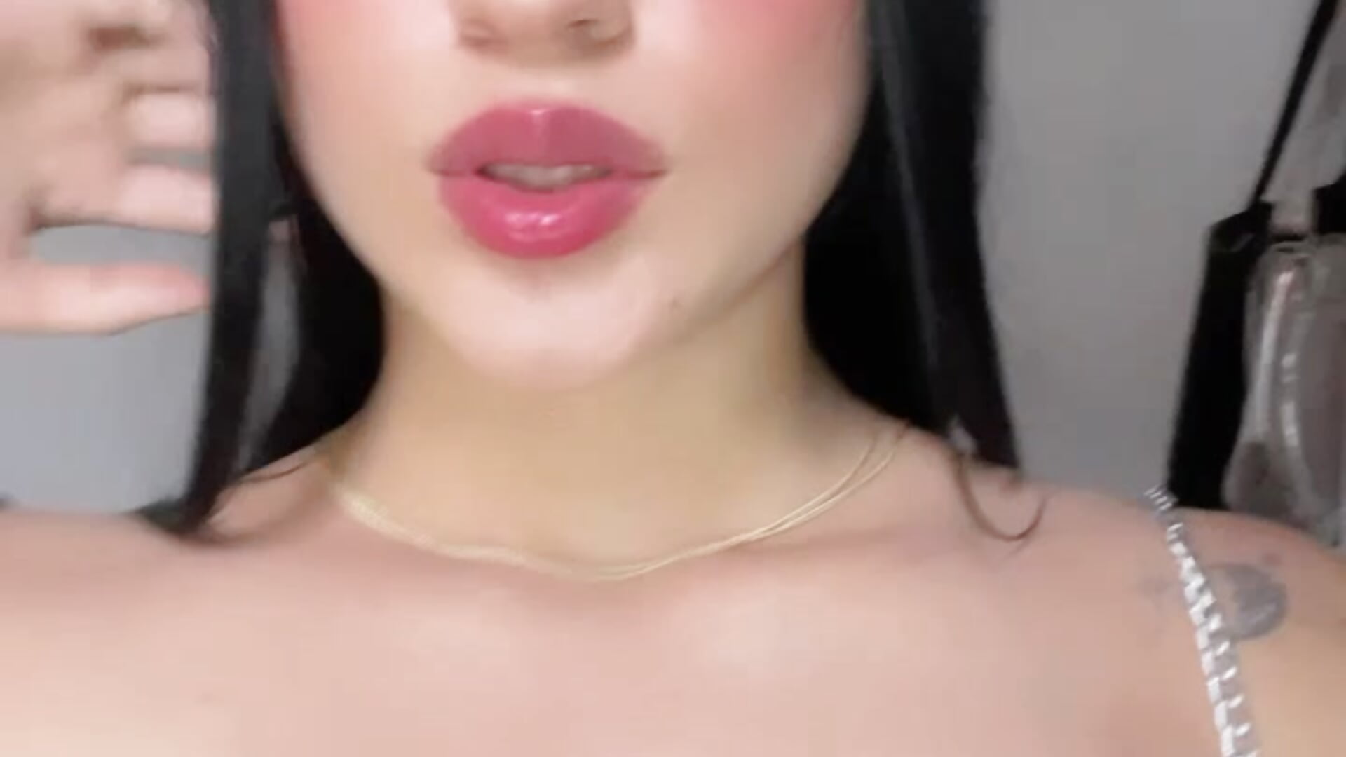 😱 - video by isabela_l cam model