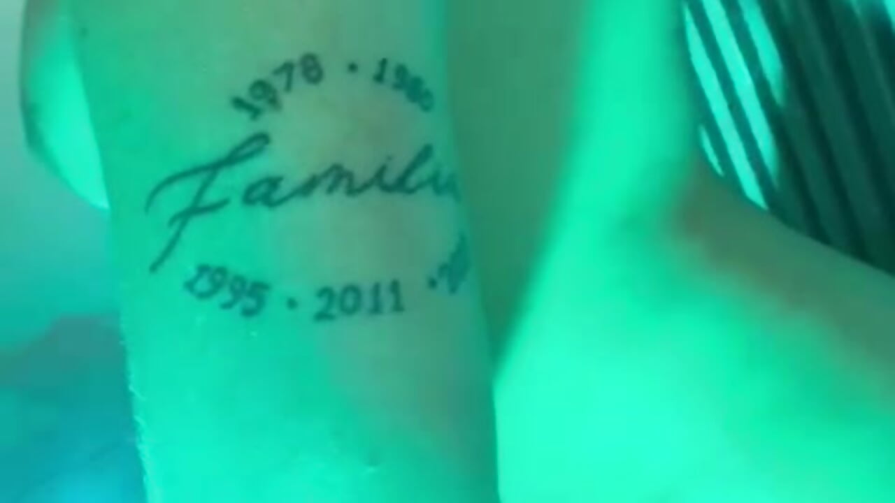 TATTOO🔥🫦 – video modela na kameri SOPHICOLLINS