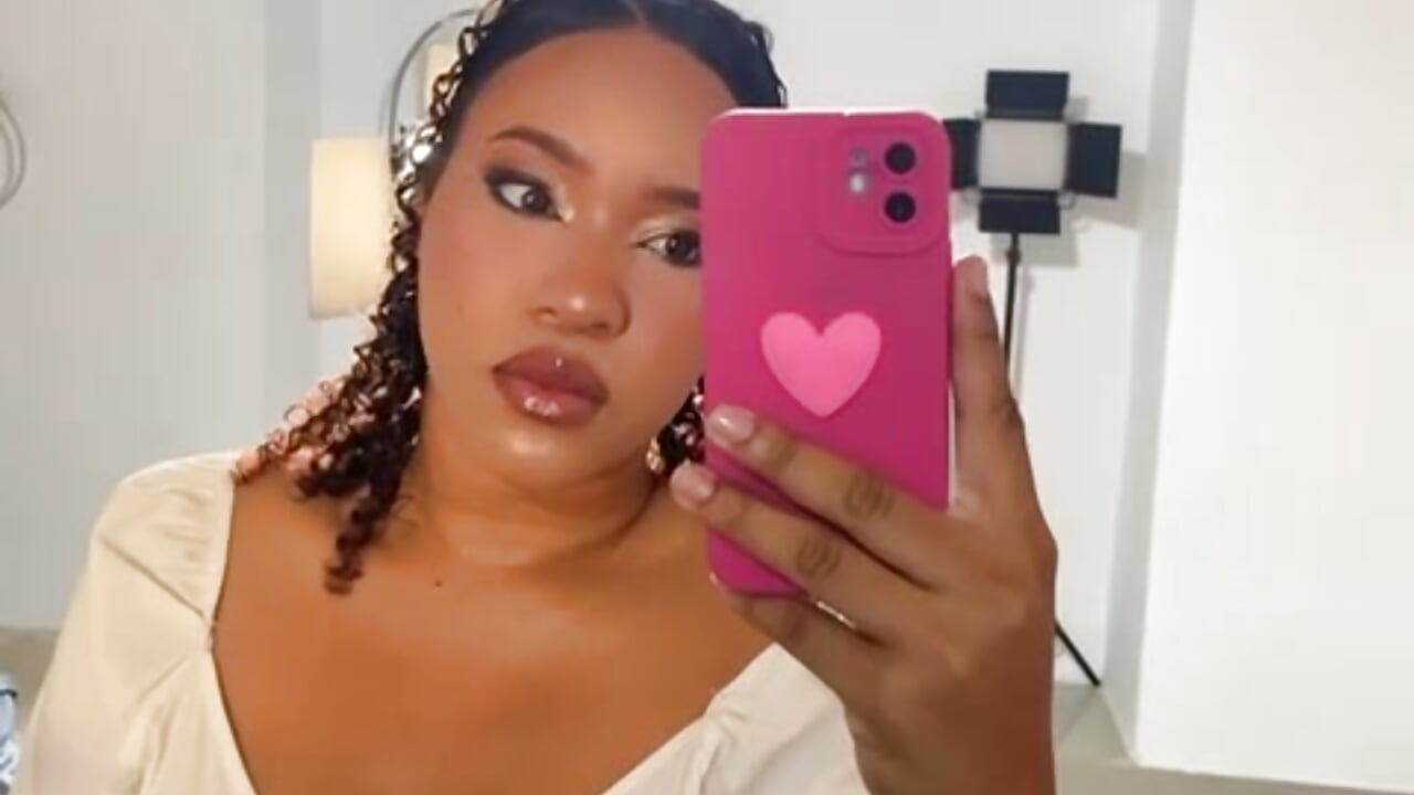 WhatsApp Video 2025-04-14 at 11,31,45 PM (1) - відео від вебкаммоделі lia_perfect