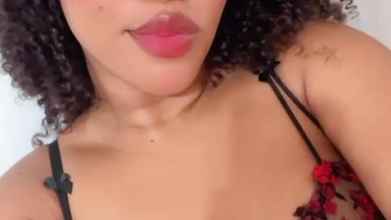 ROSE - відео від вебкаммоделі lia_perfect