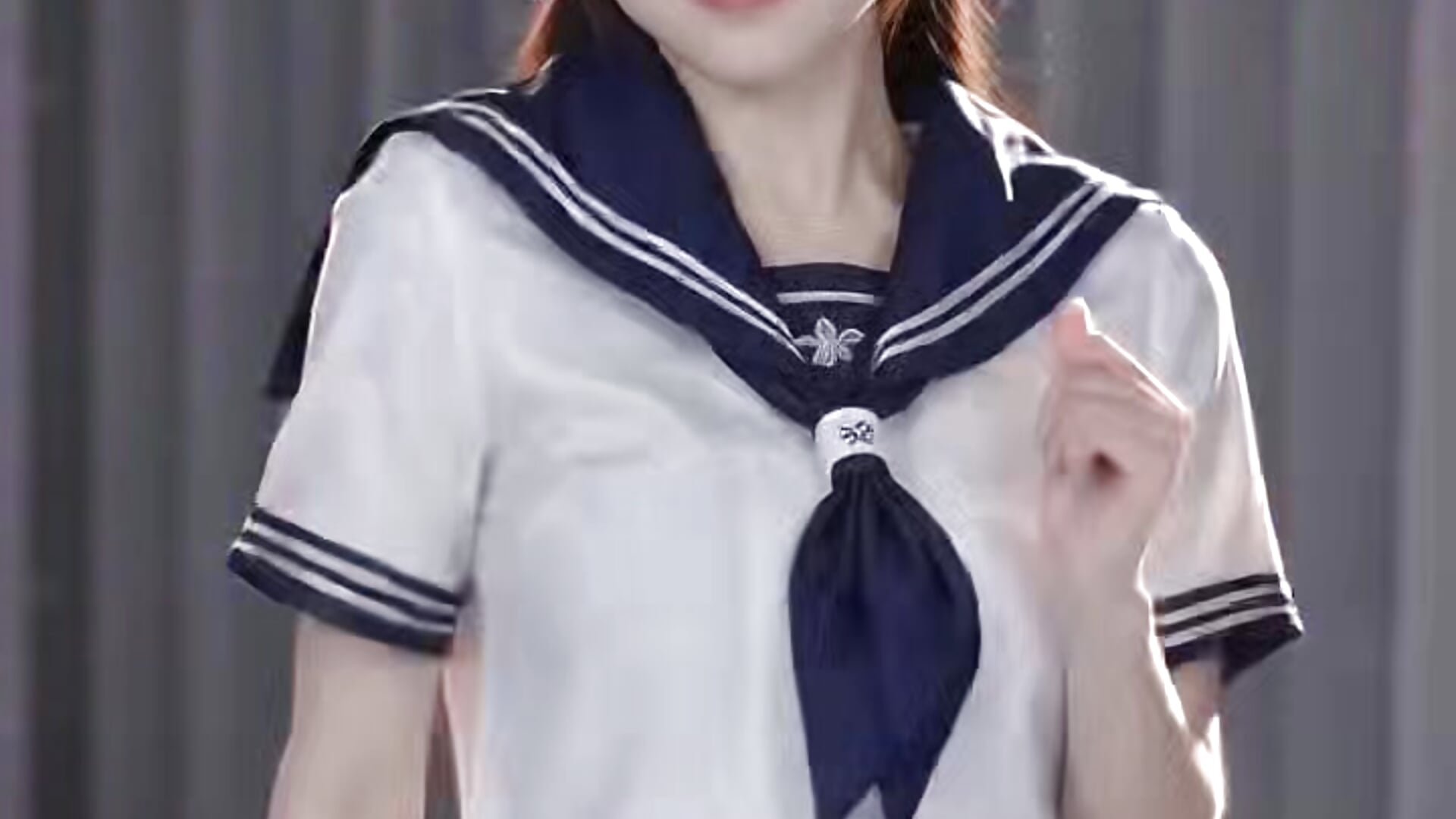 泪水打湿AD钙，一边补钙一边爱                                    仰天痛饮果粒橙，此生再无意中人。[流泪][流泪][流泪] - video van Angela-AMY