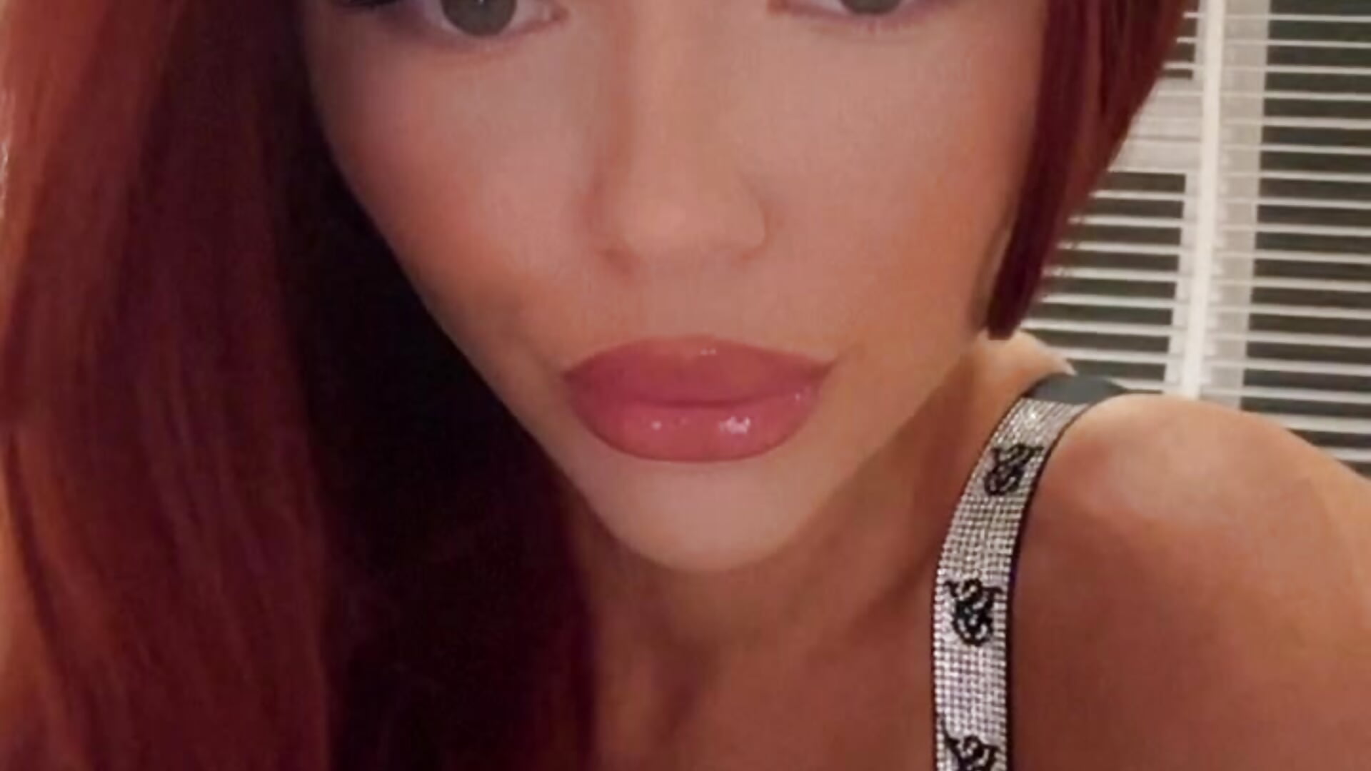 👑 - video by lolableux cam model