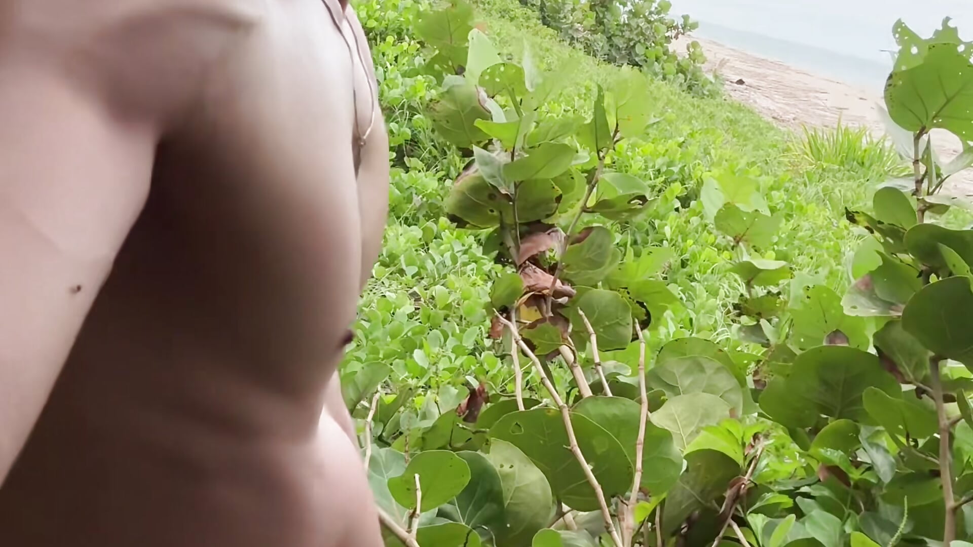 Cruising in the beach 😮‍💨Complete video is available - 視頻由 BiigBlake 主播提供