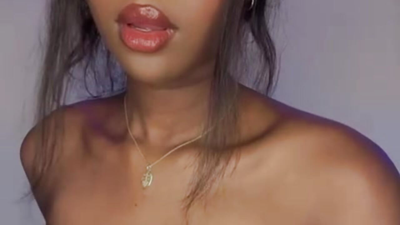 love – video od webkamerové modelky More_Hott