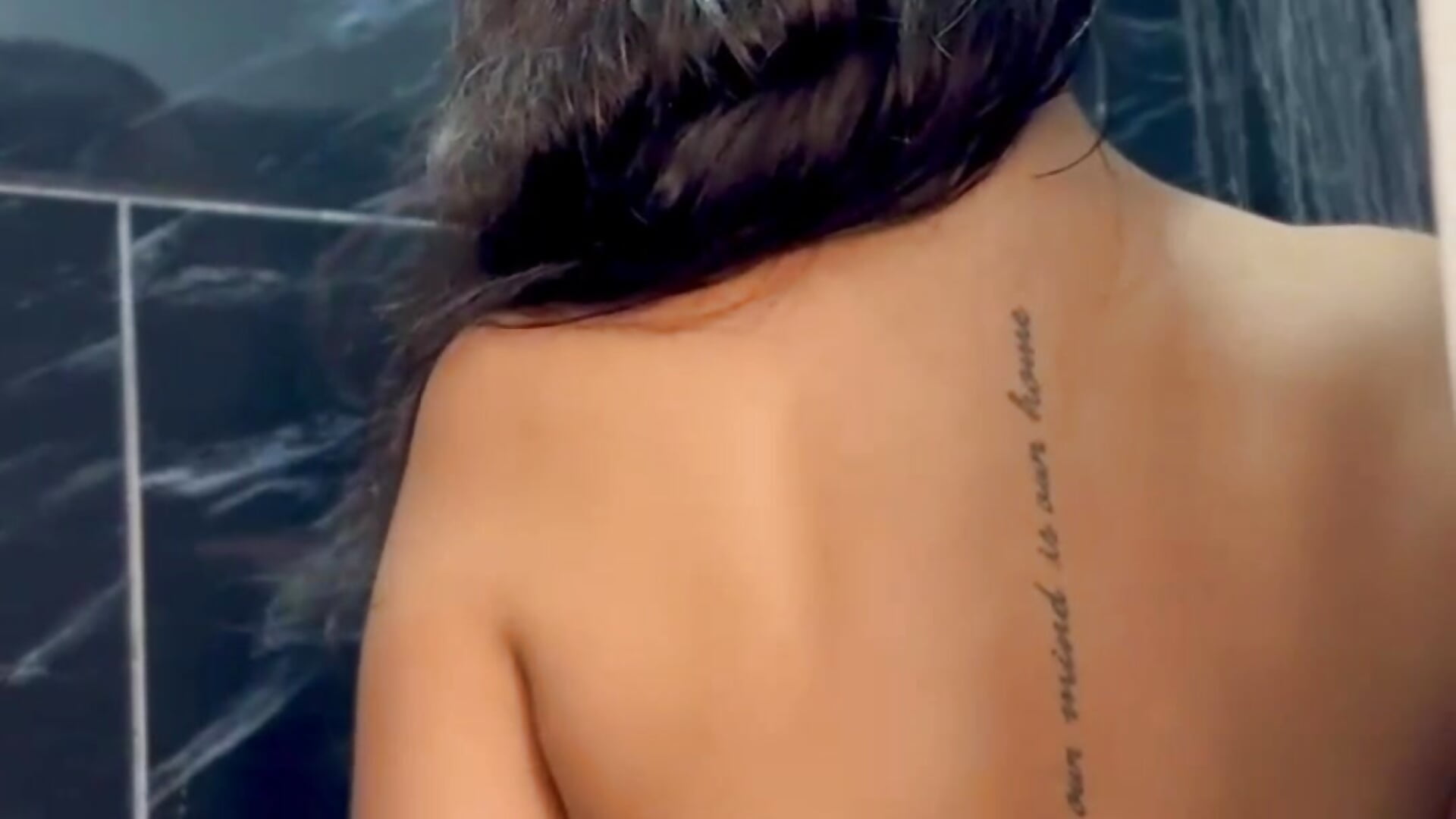 Come to take a shower with me – видео вебкам-модели AmbarJames_