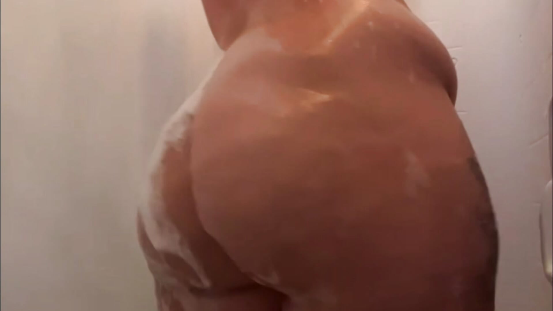 Wet and slippery, daddy cum here💦🤤