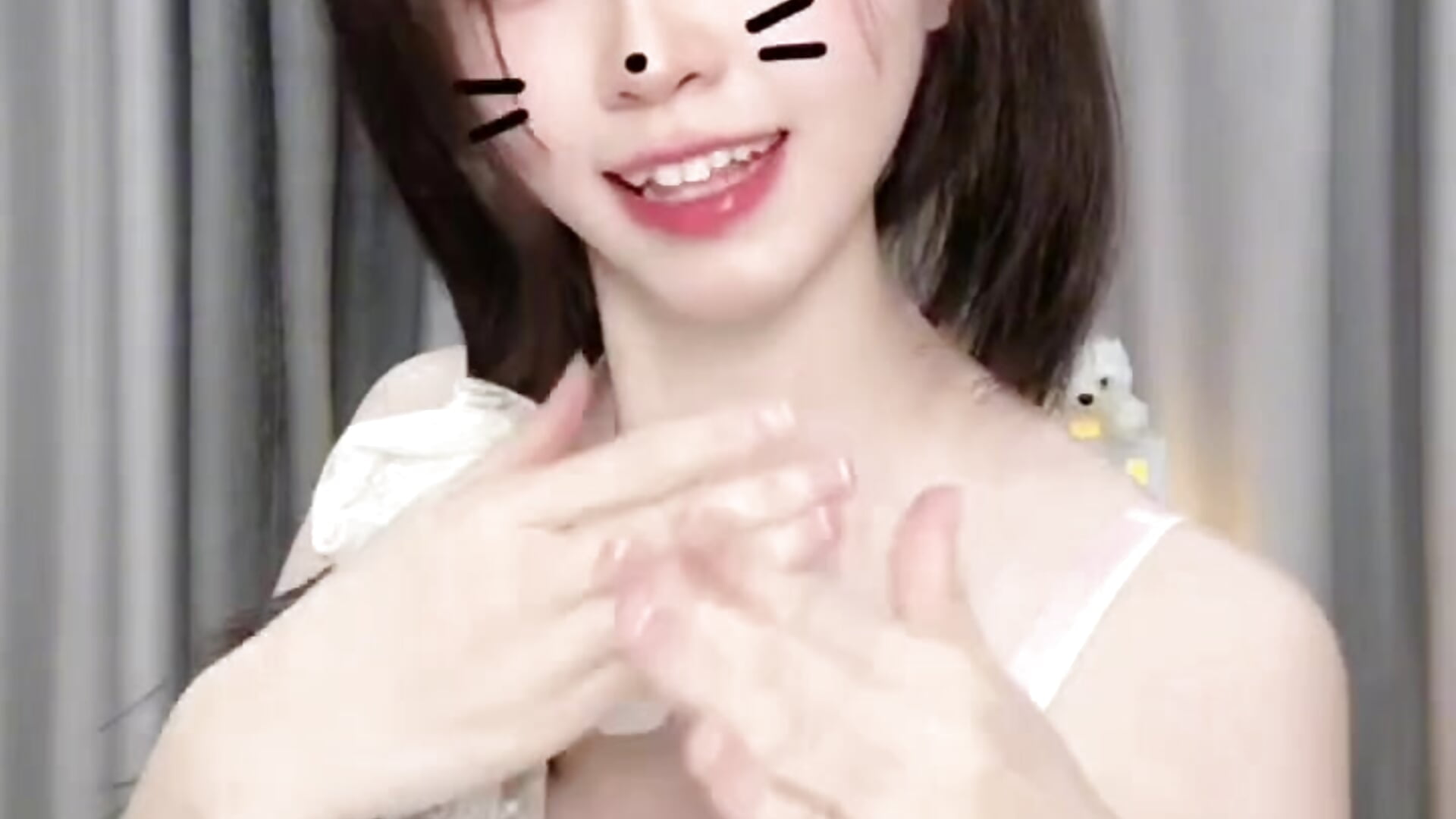 挖呀挖呀 - video di Qianqian-888 modella di cam