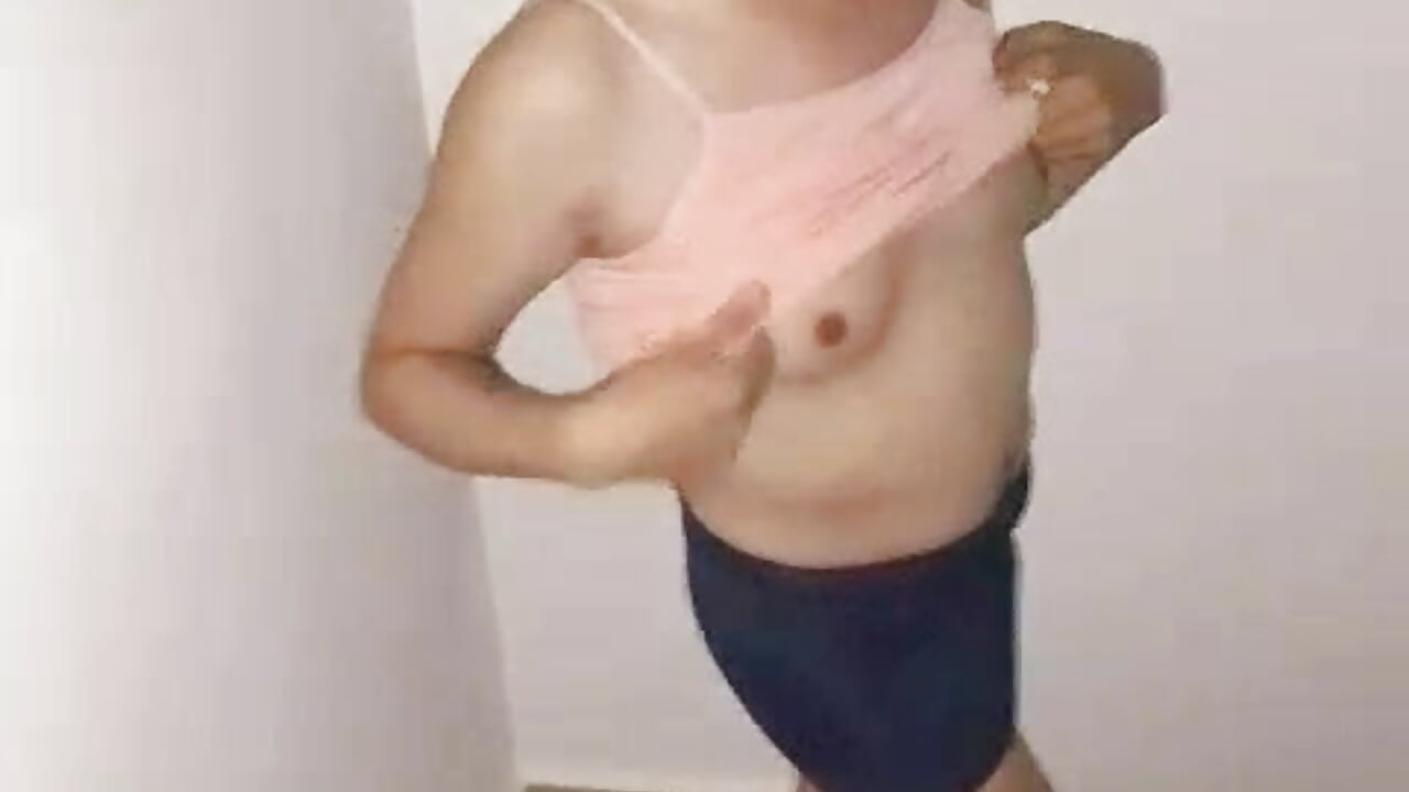 Yo posando para los machos calientes - video by MagalyArali cam model