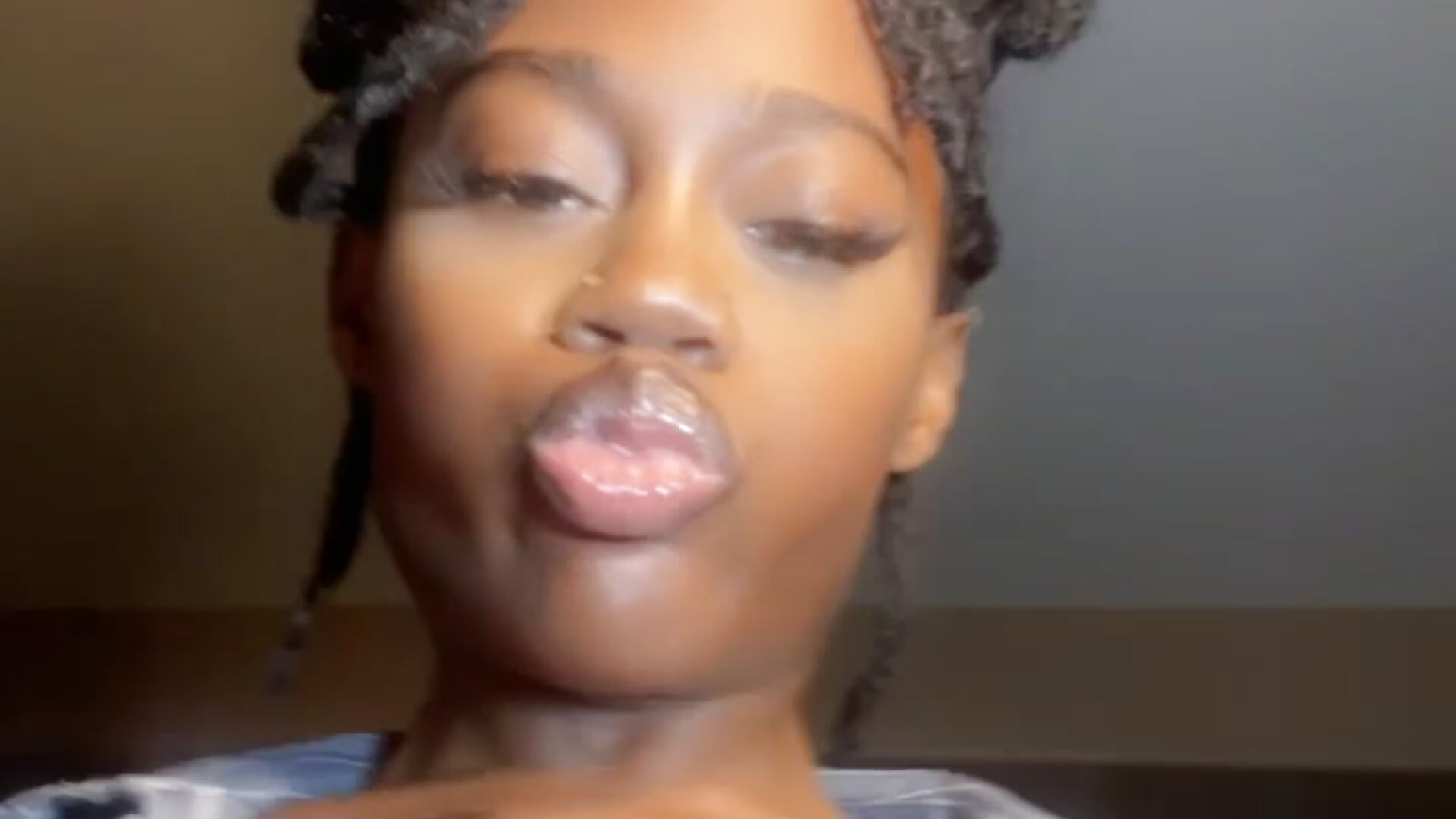 bouncing these boobs🙈