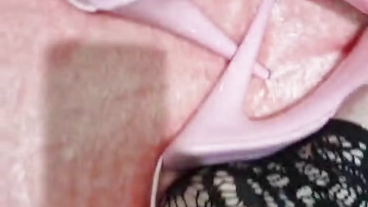 Cagnolino leccami i miei piedini forza - vídeo de la modelo de cam lorenabebyhot