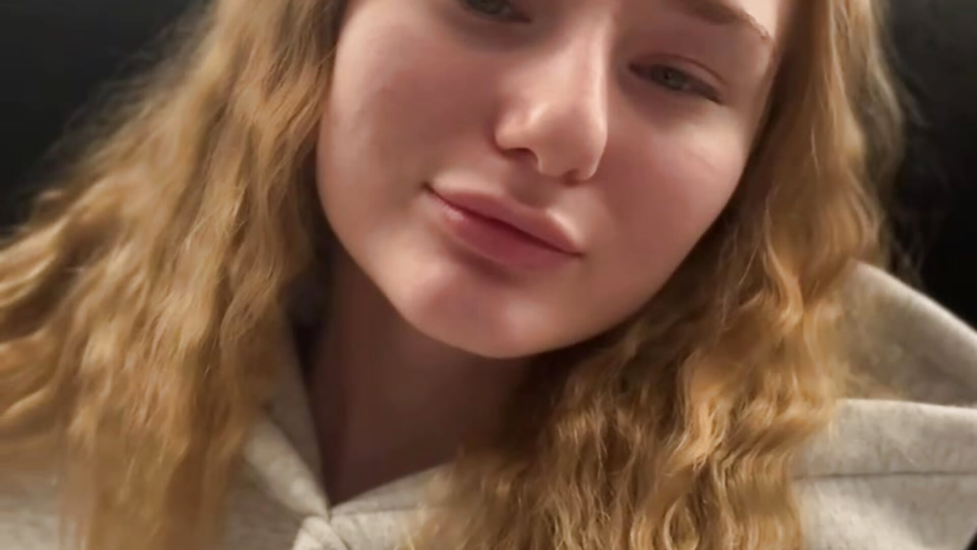 😉😏 - vídeo de la modelo de cam ElvinaRose