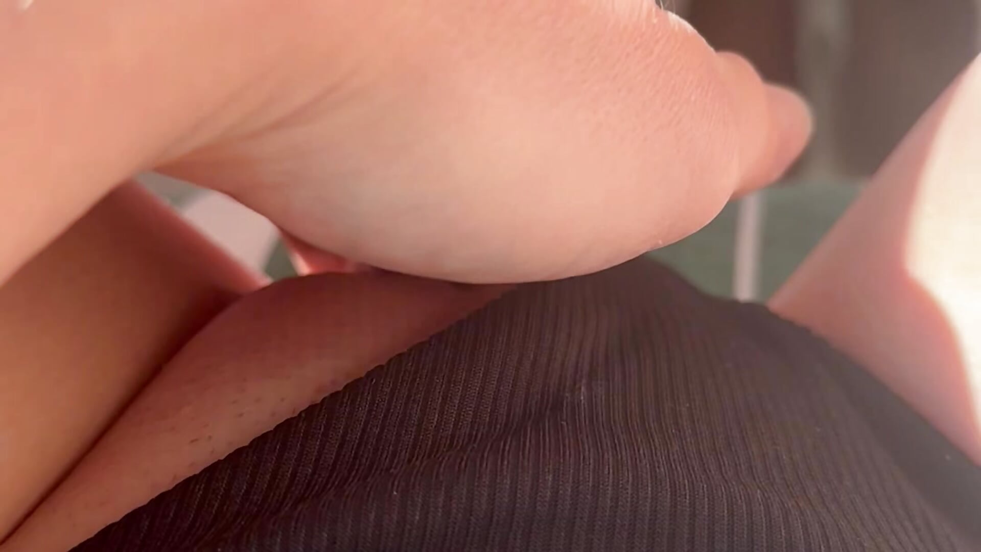 Auf dem Balkon meine P**sy verwöhnen - Video von xVanysecretx Cam-Model