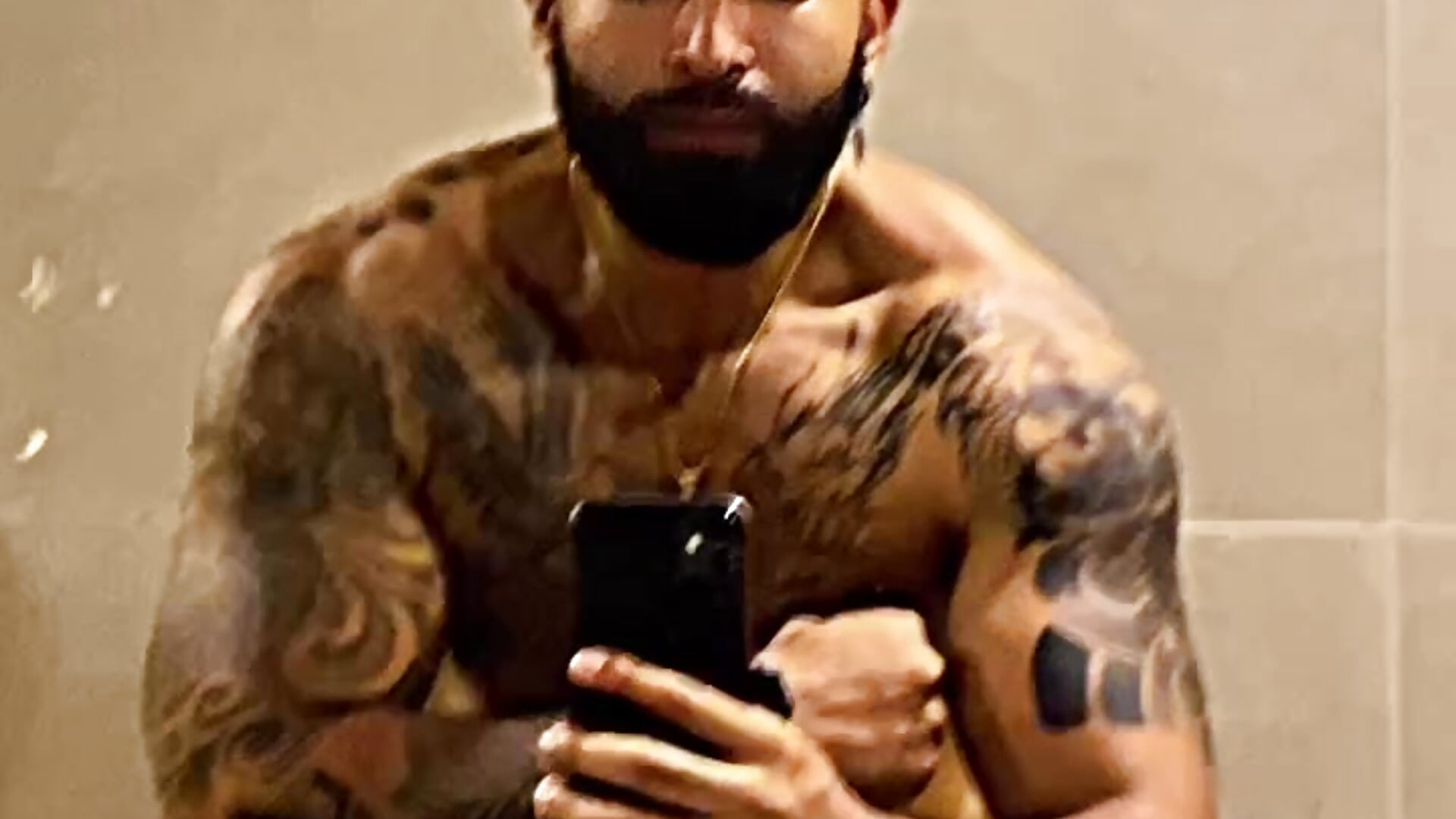 ! - video by Max-prada cam model